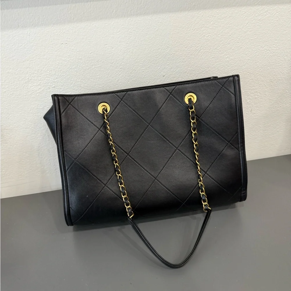 CHANEL Shopping Tote Quilted Calfskin Large - Picture 5 of 7